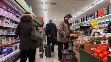 На пазара на храни: Слабо търсене и свръхпредлагане