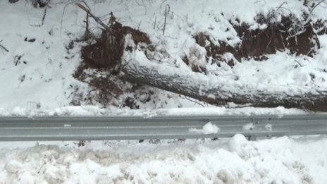 „Петрохан“ затворен за движение и в двете посоки
