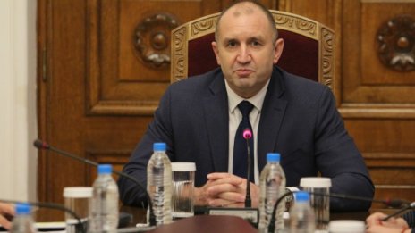 Президентът Радев: Гласуване по пощата е напълно възможно 