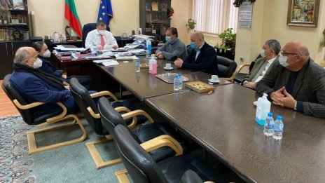 По 10 лв. за лекарите за поставена ваксина срещу COVID-19