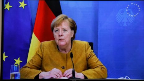 Меркел смята за проблем блокирания акаунт на Тръмп 