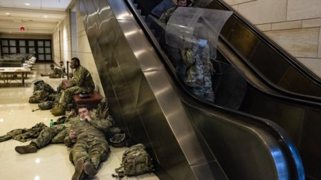 Конгресът в САЩ се препълни с военни, заради вота на импийчмънт 