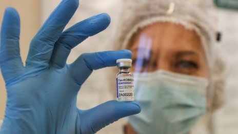 Русия напът да одобри трета своя ваксина срещу COVID-19