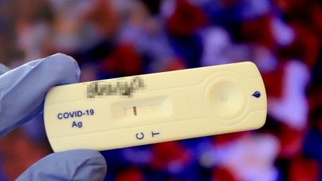 Активните случаи на COVID-19 в Русенско вече са под 500