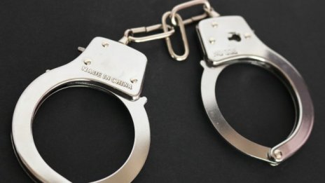 Двама са задържани заради детска порнография 
