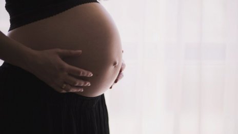 Шеф на Неонатология: Не пречи бременни да се ваксинират за COVID