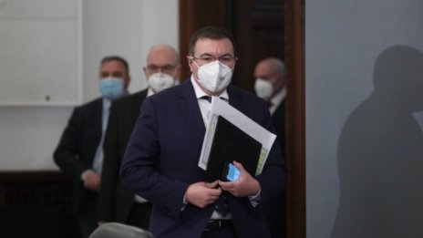 Болните у нас намаляват, случващото се в Европа – все по-тревожно