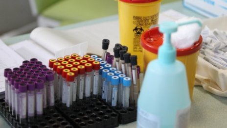 Бизнесът с призив: Внос на всички ваксини, които вършат работа