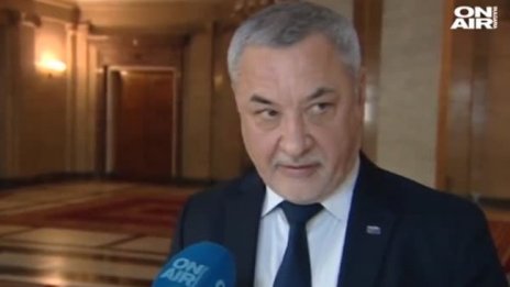 Симеонов: Фалшива новина, подкрепям ресторантьорите!