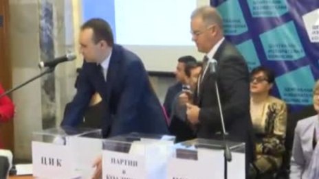 Ограничени ли са коалициите от нови текстове на ЦИК за предстоящия вот?