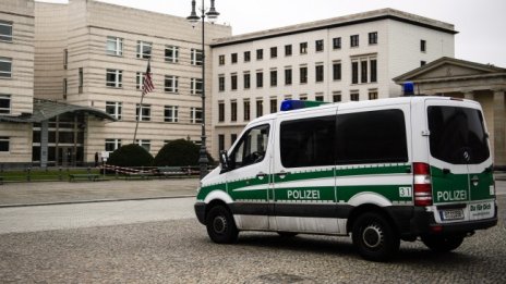 Мъж взриви бомба в близост до жилищна сграда в Берлин