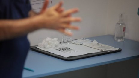 Още 6 хил. дози от ваксината на Moderna вече са у нас