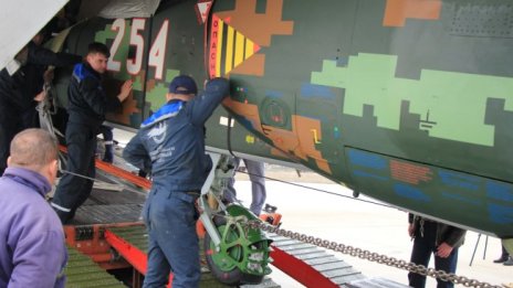 Последният ремонтиран Су-25 вече е в авиобаза Безмер