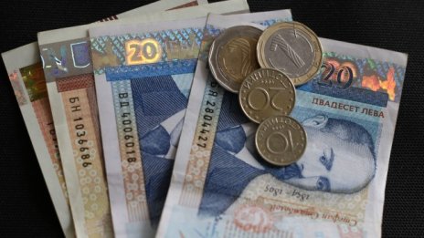 Разходите приближават доходите ни, към 1/3 отиват за храна