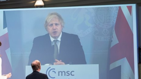 Във Великобритания смекчават мерките от 8 март