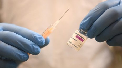 Забавят се доставките на ваксина във Великобритания