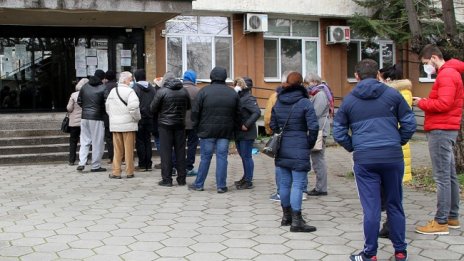 Личен лекар: Организацията на ваксиниране не изглежда добре