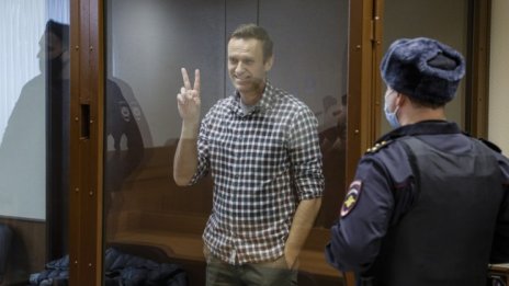 Навални е в наказателна колония, ще прекара там 2,5 г.