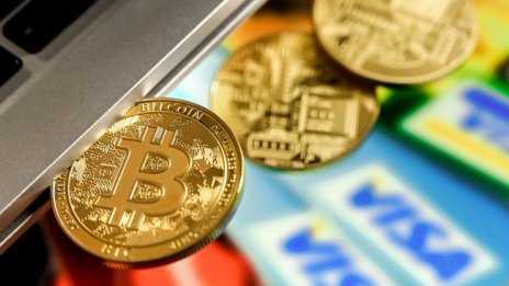 За копаенето на биткойни се харчи ток, колкото за цели държави