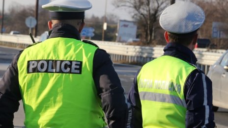 Заради аварирал камион е ограничено движението на АМ "Хемус"