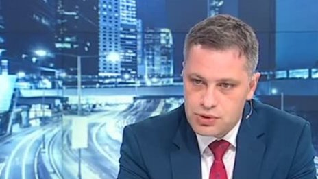 700 средна пенсия и 2500 средна заплата, обещават от ВМРО