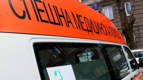 Пиян удари колата си в дърво, 44-годишен загина 