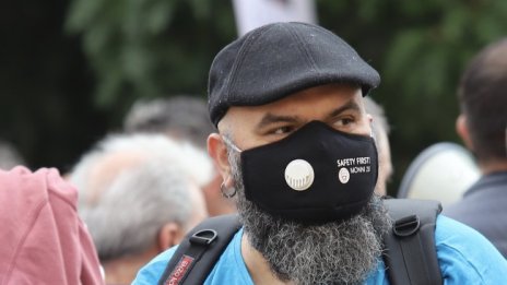 Из онлайн дневника на Венци Мицов: Как минава ден в ковид отделение?