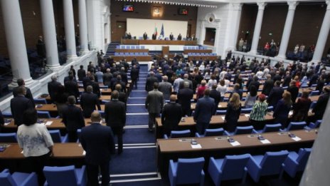 Пози, жестове, думи - ролята на невербалната комуникация в политиката
