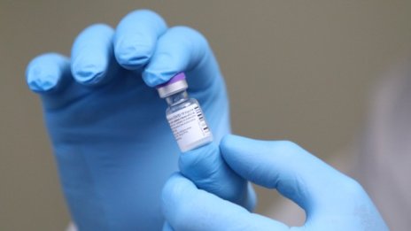 Без ваксини край на епидемията у нас през 2022 г., с ваксини &ndash; 2021 г.