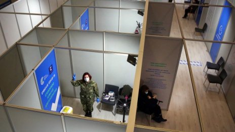 За над 80% от гърците ваксините са спасението от пандемията