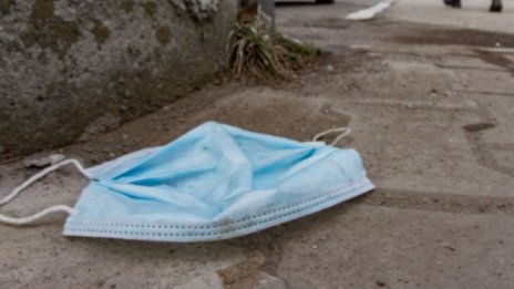 В Пернишко е задължително носенето на маски на открито