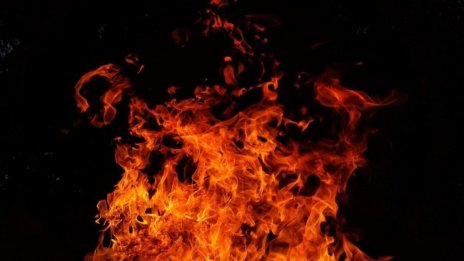 Пожар обгори 63-годишна в дома й в Горна Оряховица