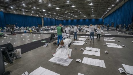 Победа за управляващите на изборите в Нидерландия