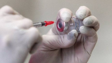 Изборът: Или бърза ваксинация, или локдауни