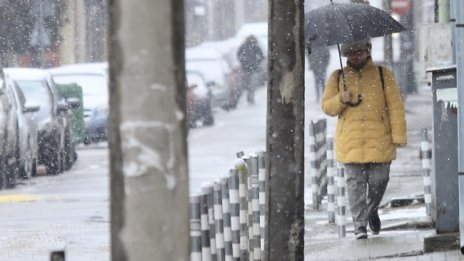 Слаб сняг ще вали и днес, температурите ще са до 6&deg;C