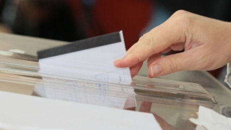 1305 в затворите и арестите имат право да гласуват