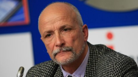  Д-р Янев: Вирусът изпреварва ваксинацията и имунизира българите