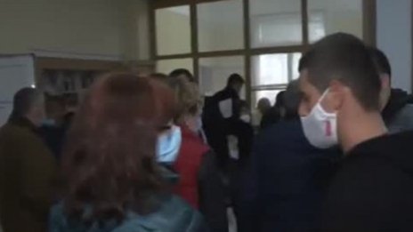Хаос и в Кърджали - не се спазват никакви противоепидемични мерки