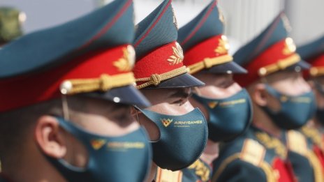 Германският министър на отбраната към Москва: Войските накъде?