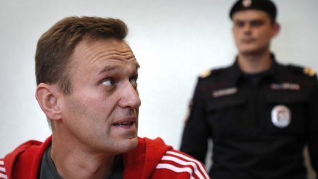 Навални отново недоволен - съди затвора, че не му дават Корана