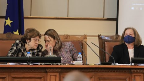 След споровете: Ще пропуснем ли крайния срок за 12 млрд. от ЕС?