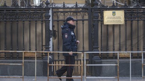 Русия гони украинския консул, който беше задържан 