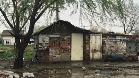 Стамболийски пропищя от ромски набези, бутат незаконни къщи 
