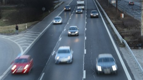 Майка лети по "Тракия" с 2,16 промила, вози и двете си деца