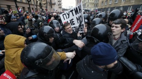 Над 1500 в ареста след протестите в защита на Навални