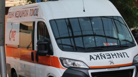 Запалиха мъж, захвърлиха го на тротоар в Павликени 