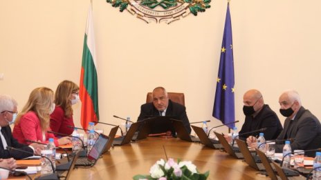 Борисов благодари на министрите за работата им   