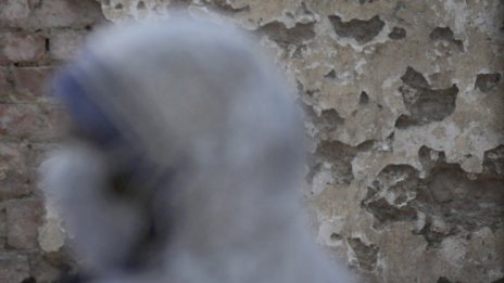 Слагат под карантина българите, пристигащи в Абу Даби