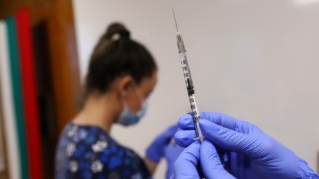 1 милион гърци са напълно ваксинирани