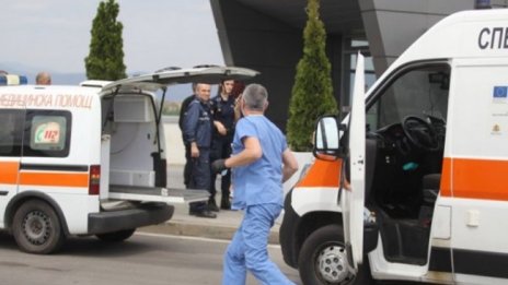 Лекари са извадили два куршума от тялото на простреляната в метрото